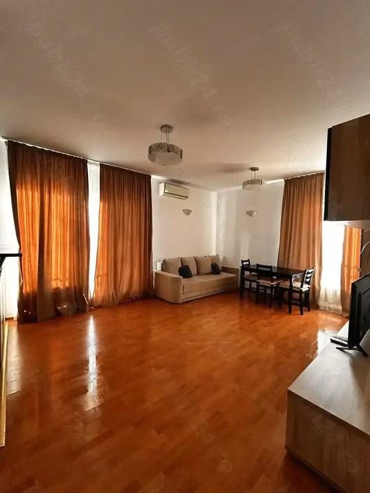 Apartament Titan