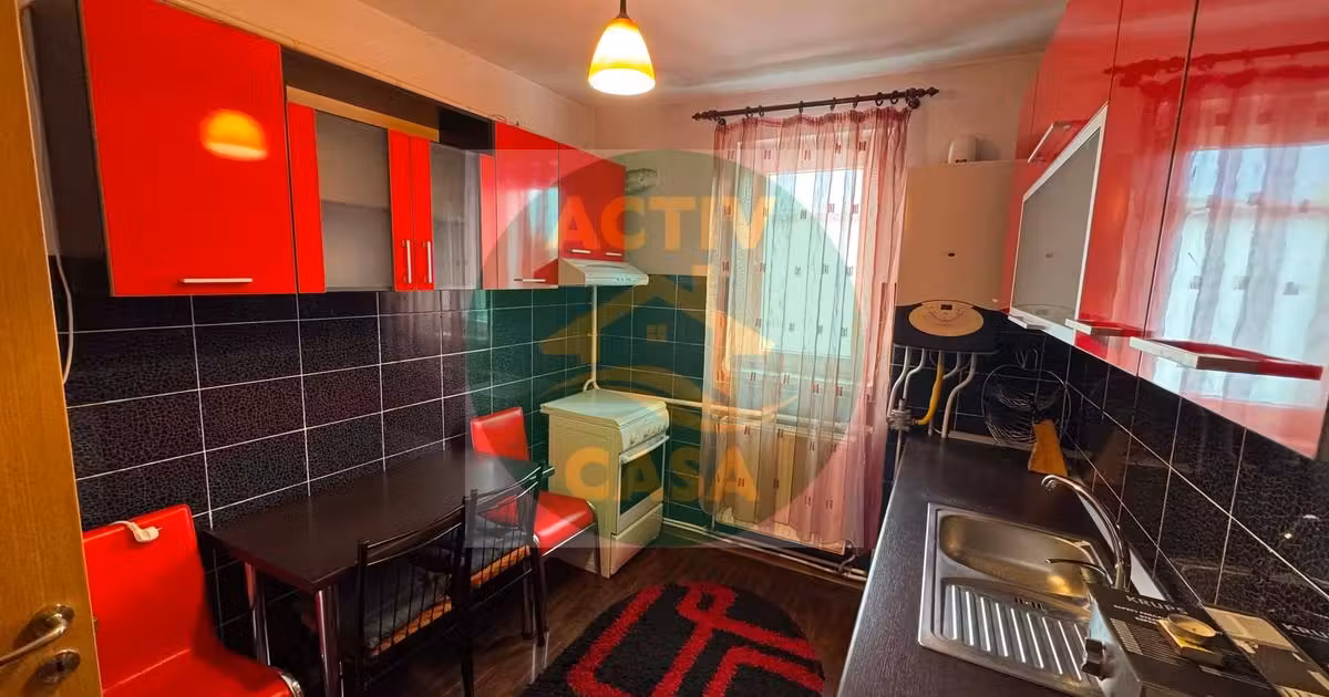 Apartament de vânzare cu 3 camere în Roman
