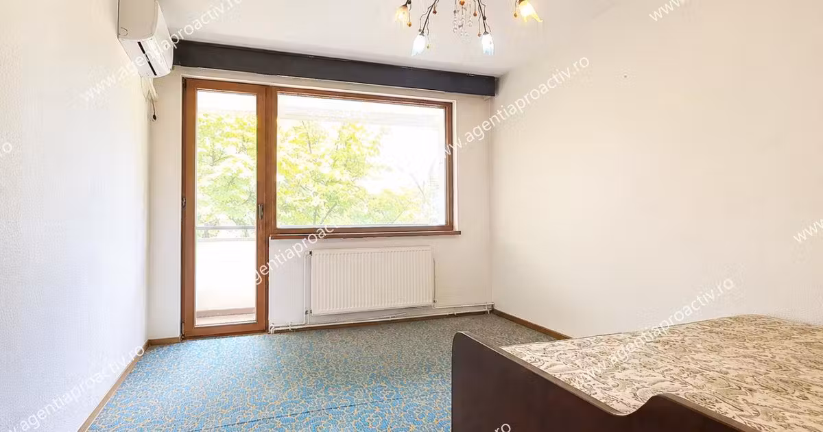 Apartament de vânzare cu 3 camere în zona Mazepa 1, Galați