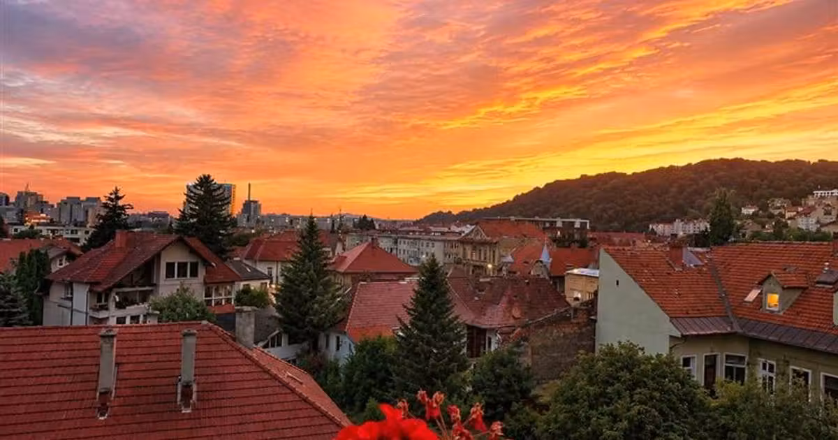 Apartament de vânzare cu 3 camere, mobilat în zona Central, Brașov