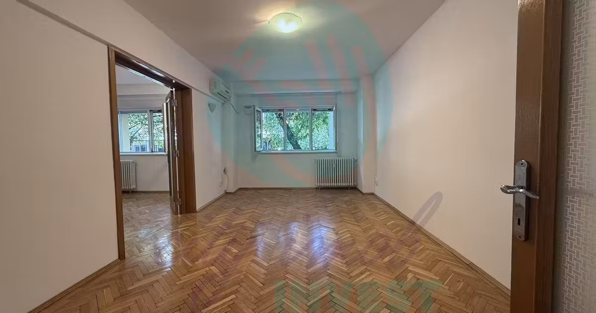 Apartament de vânzare cu 4 camere în zona Decebal, Sector 3