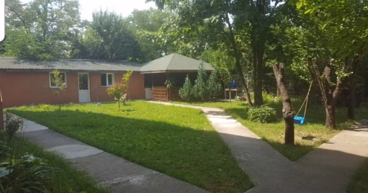 Apartament de vânzare cu 4 camere în zona Apărătorii Patriei, Sector 4