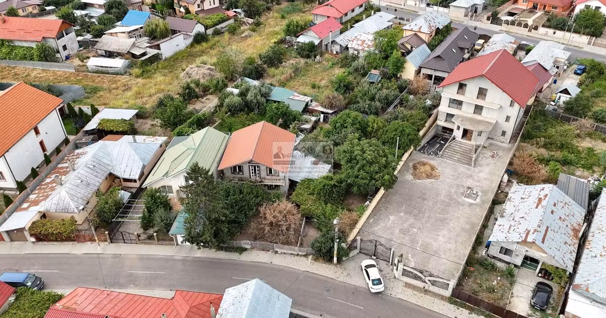 Casă individuală de vânzare cu 8 camere în Tecuci