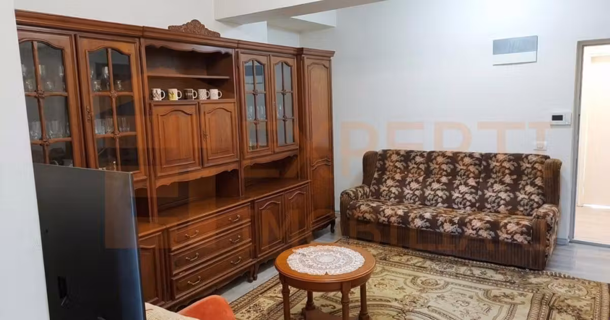 Apartament de vânzare cu 2 camere, mobilat în zona Far, Constanța