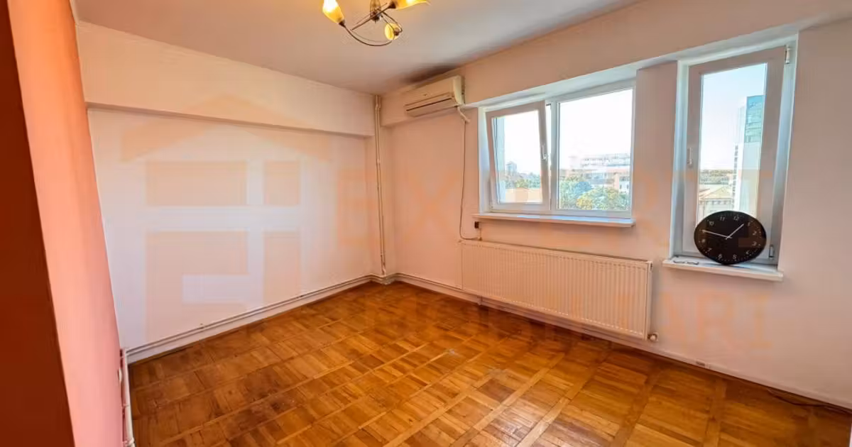 Apartament de vânzare cu 3 camere în zona Ultracentral, Constanța