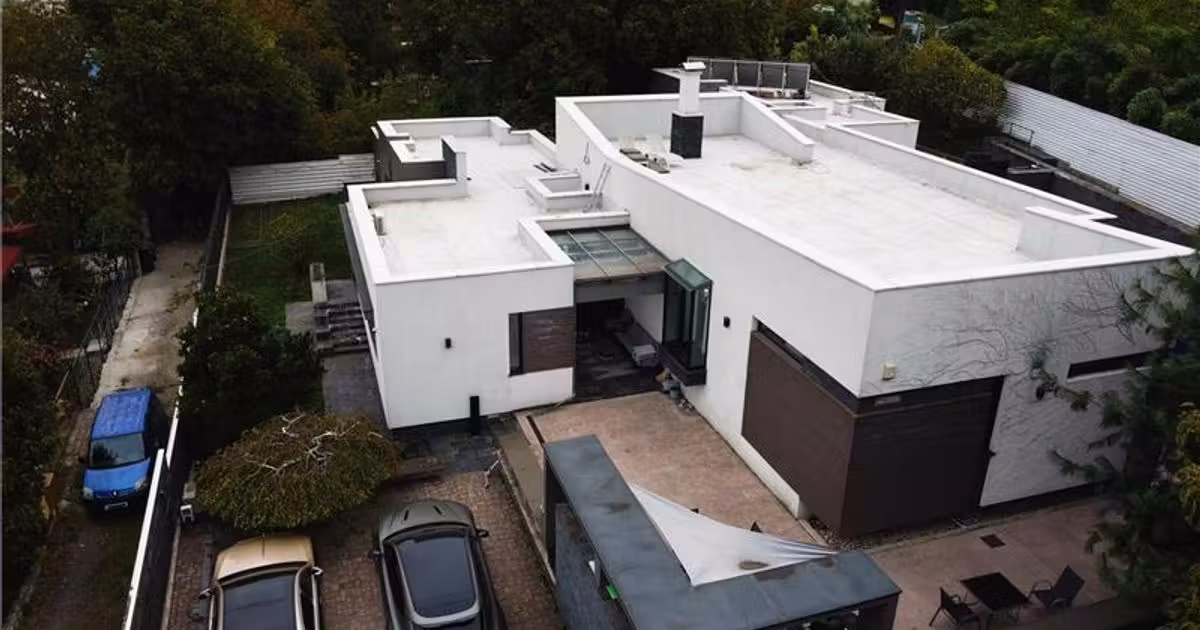 Casă de vânzare cu 4 camere în zona Bucium, Iași