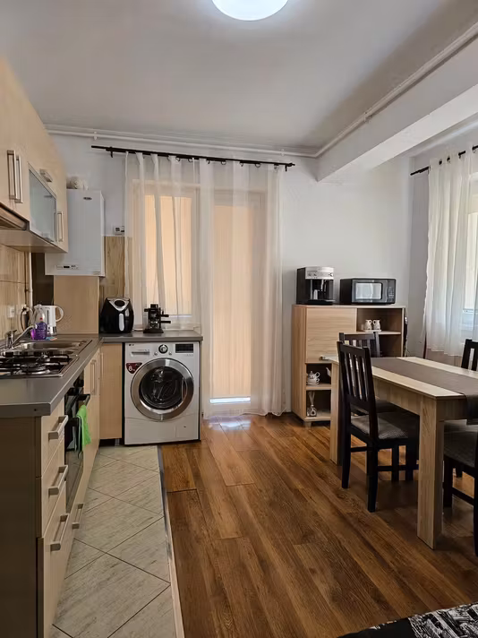 Apartament Floresti