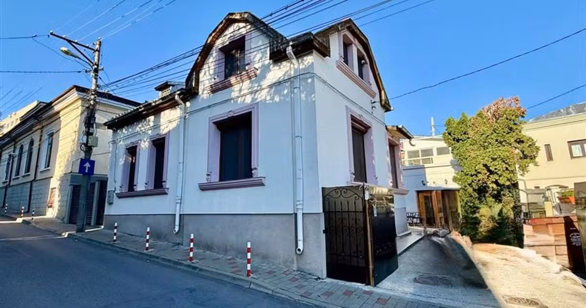Casă de vânzare cu 5 camere, mobilată în zona Copou, Iași