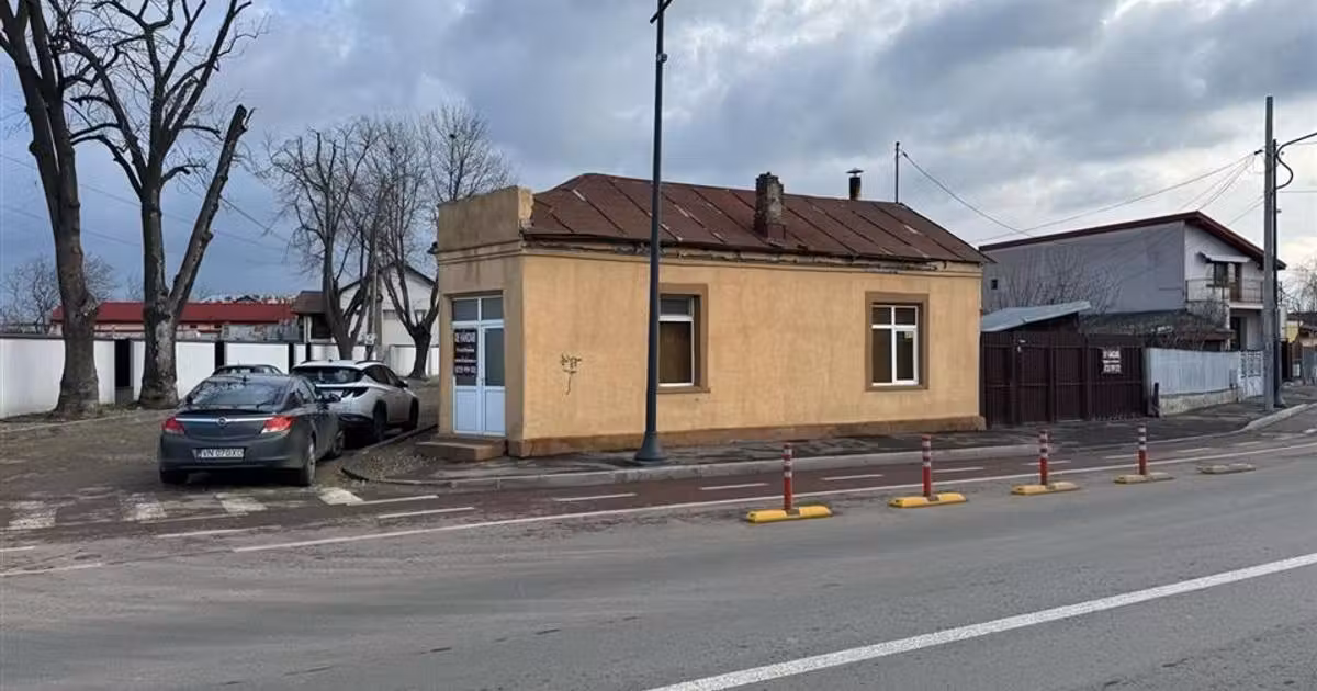 Casă individuală de vânzare cu 4 camere în zona Obor, Focșani