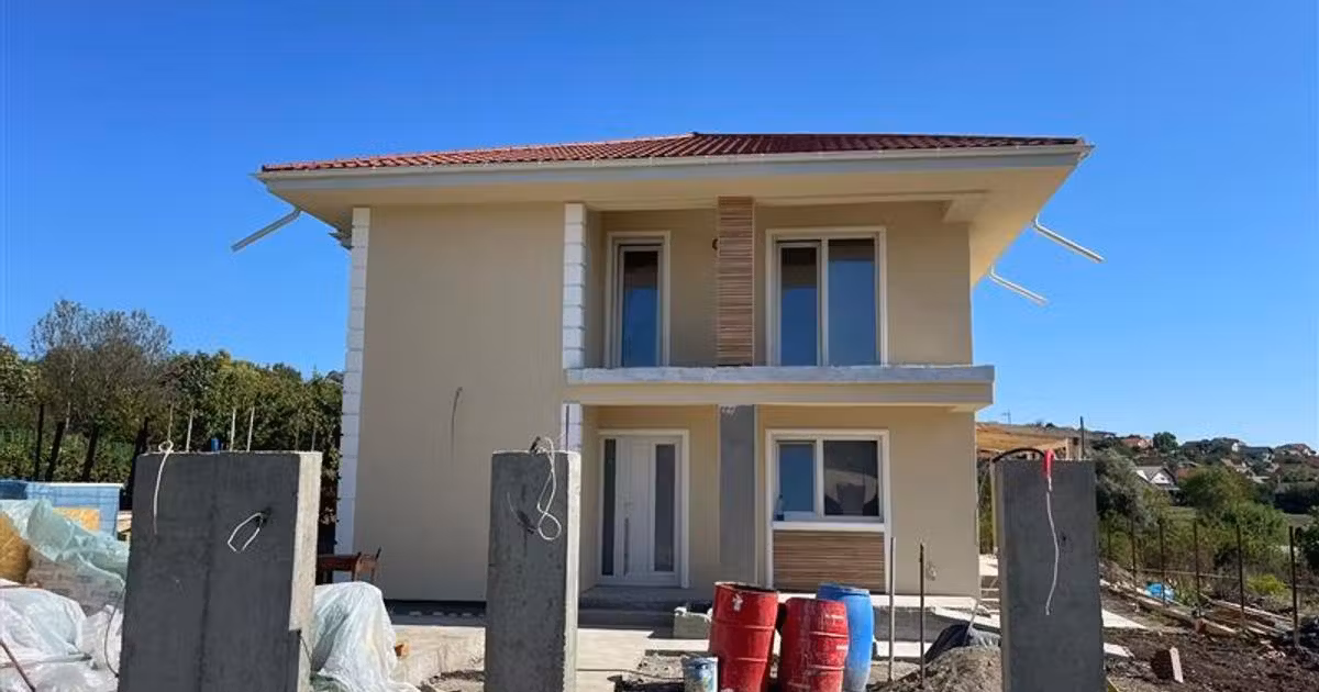 Casă de vânzare cu 4 camere în zona Valea Adâncă, Iași