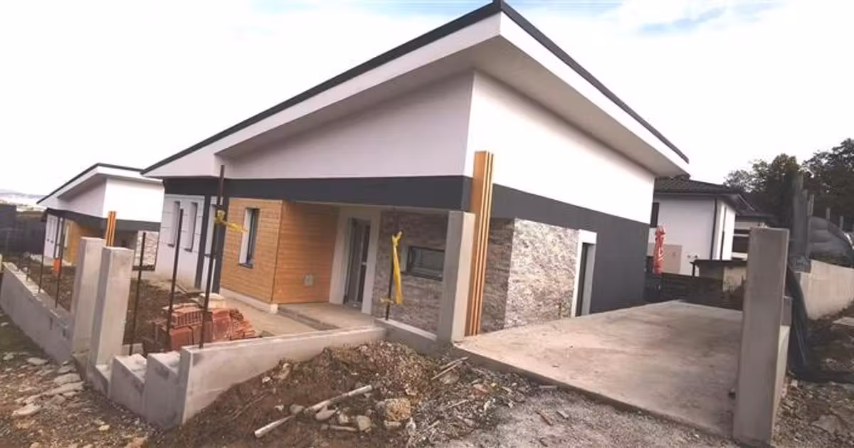Casă individuală de vânzare cu 4 camere în Bârnova