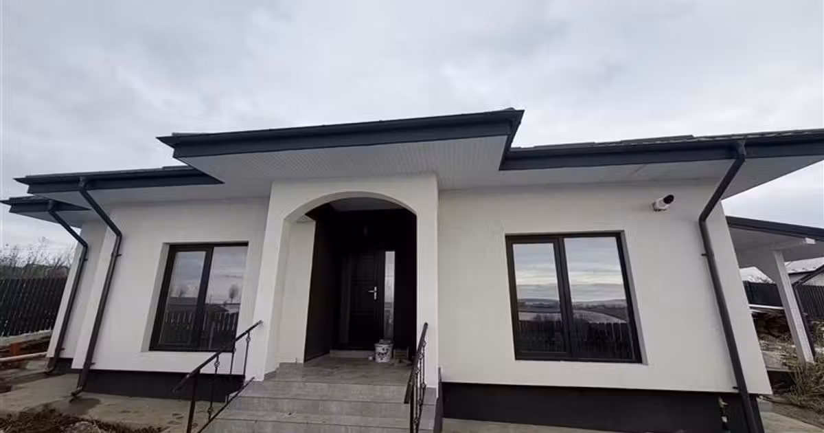 Casă individuală de vânzare cu 4 camere în Miroslava
