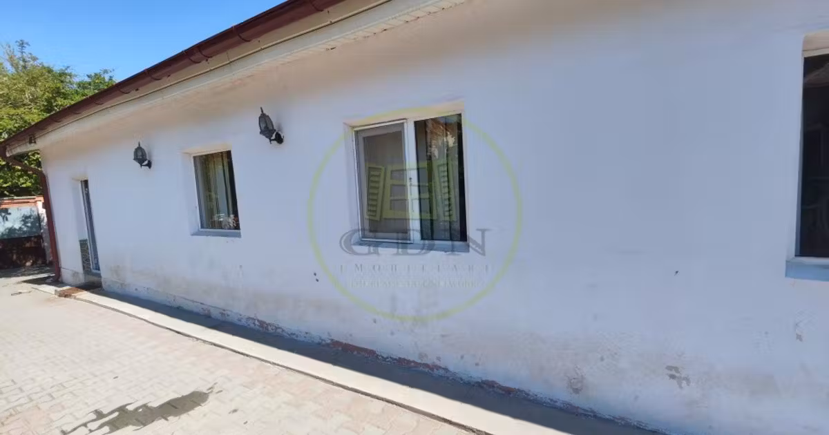 Casă individuală de vânzare cu 5 camere, mobilată în zona Bucovăț, Craiova