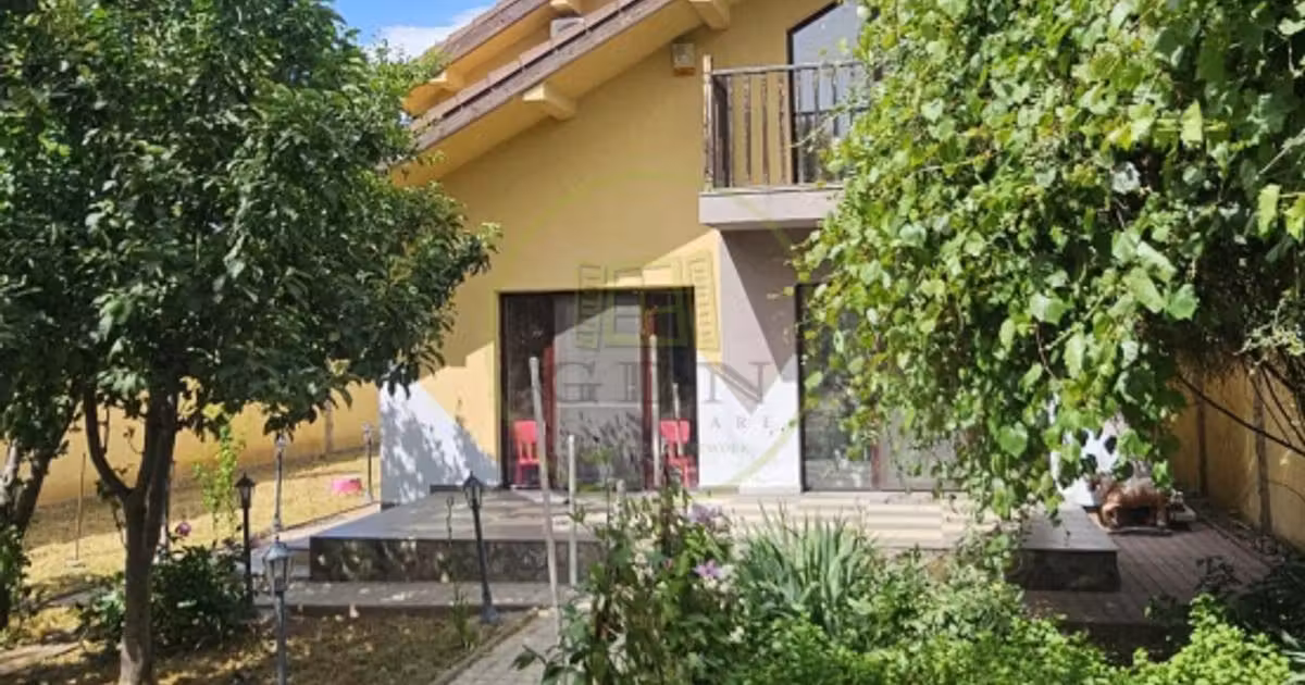 Casă individuală de vânzare cu 3 camere, mobilată în Malu Mare