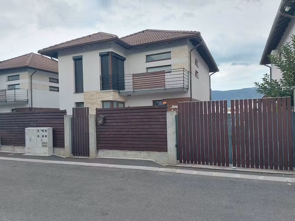 Casa noua mobilată utilată 120mp