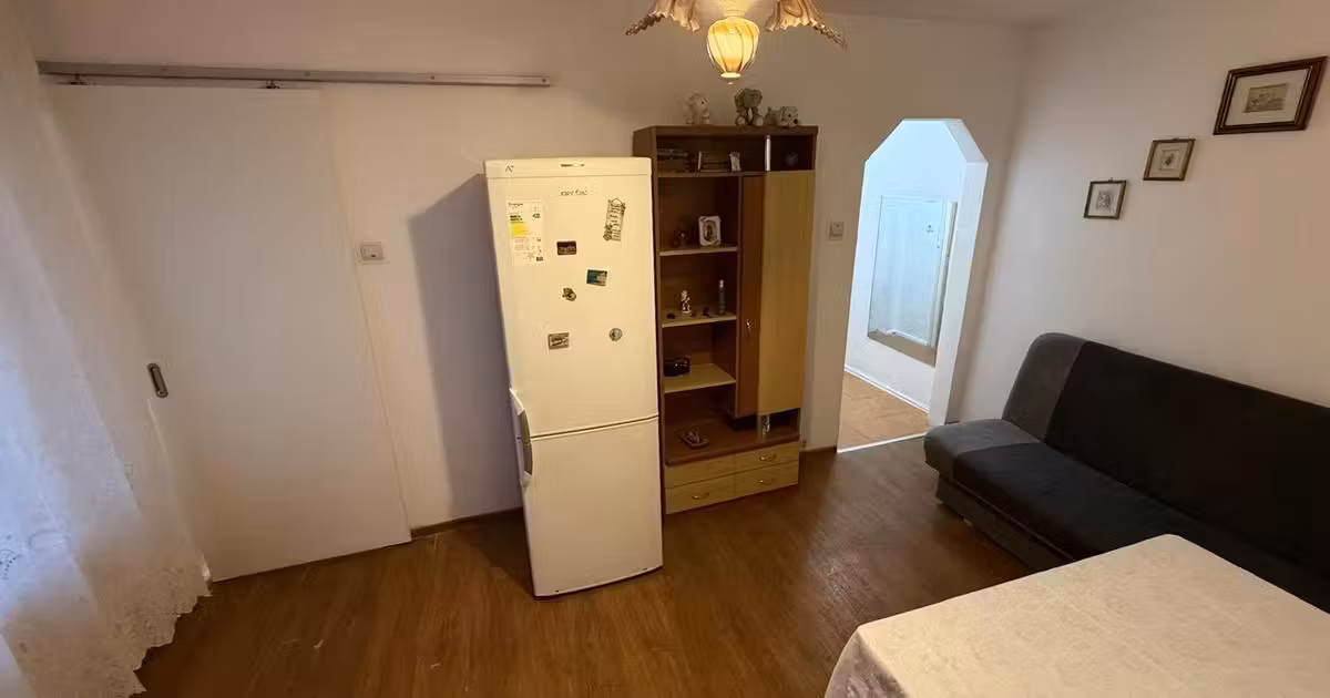 Apartament de vânzare cu 2 camere în zona Podu Roș, Iași