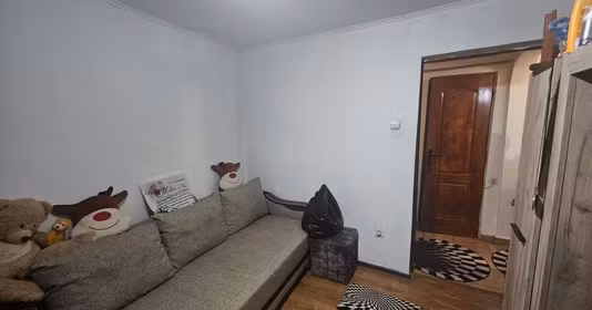 Apartament Războieni