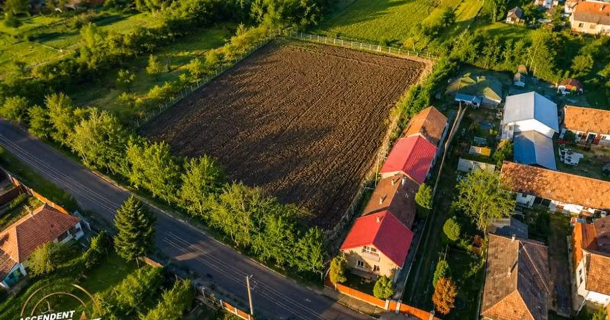 Teren Construcții intravilan de vânzare de 4554 mp, în Mărcușa