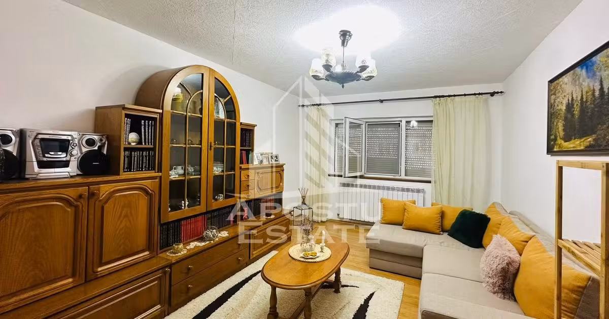 Apartament de vânzare cu 3 camere, mobilat în zona Micălaca, Arad