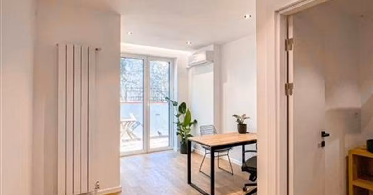 Apartament de vânzare cu 4 camere în zona Central, Ultracentral
