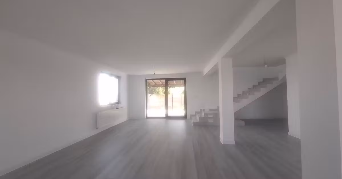 Casă de vânzare cu 4 camere în Domnești