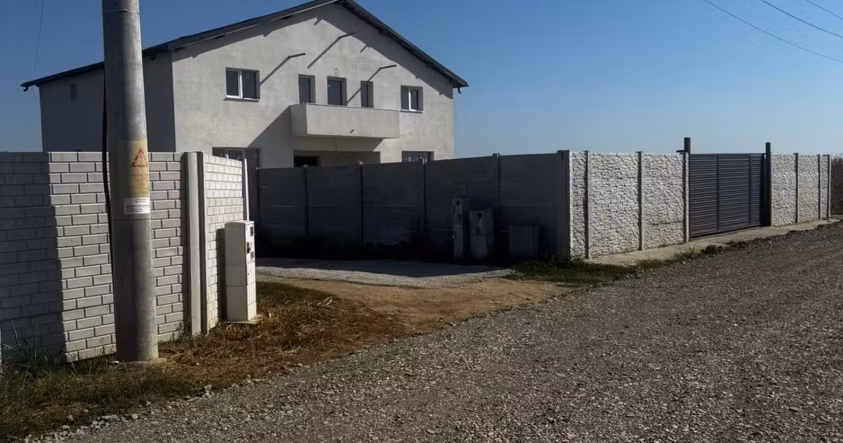 Teren Construcții intravilan de vânzare de 375 mp, în Dobreni