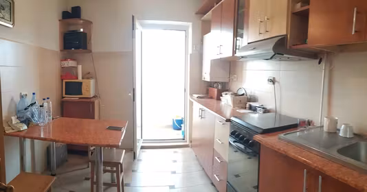 Apartament Școlilor
