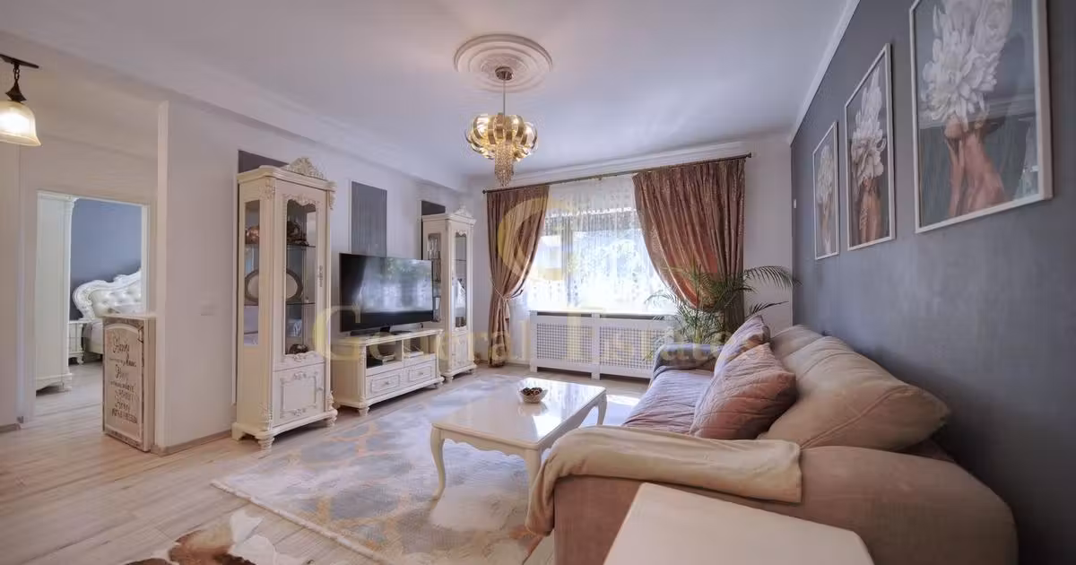 Apartament de vânzare cu 3 camere, mobilat în Sânpetru