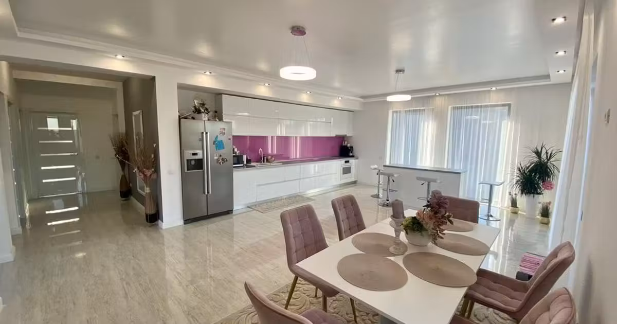Casă individuală de vânzare cu 4 camere, mobilată în Tăuți