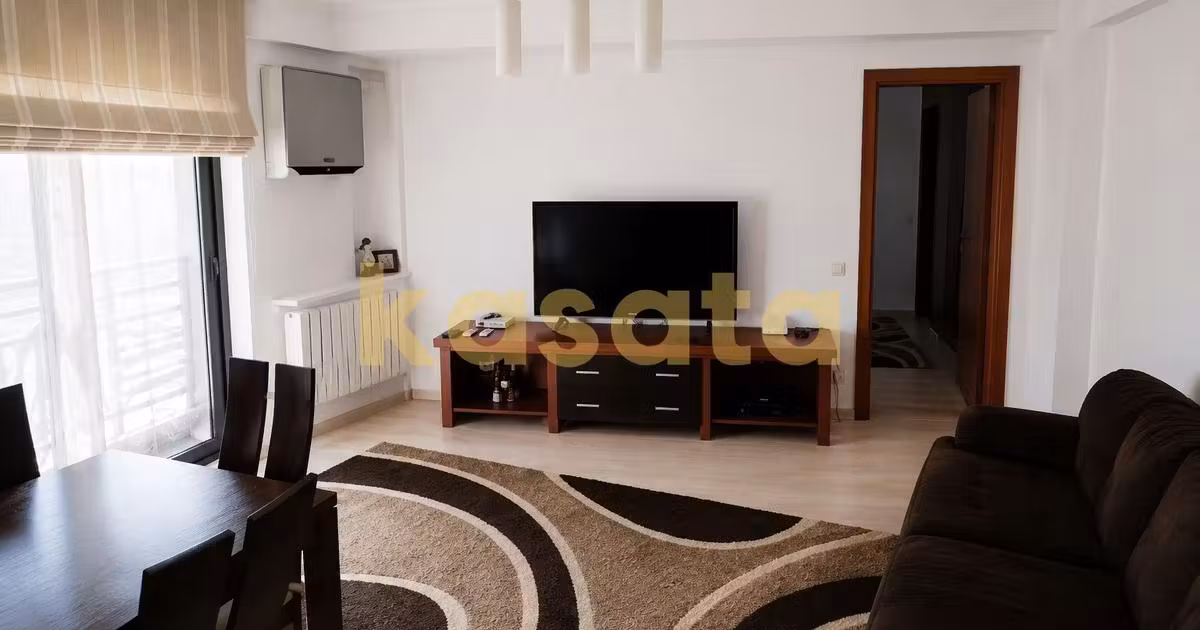 Apartament de vânzare cu 3 camere, mobilat în zona Decebal, Sector 3