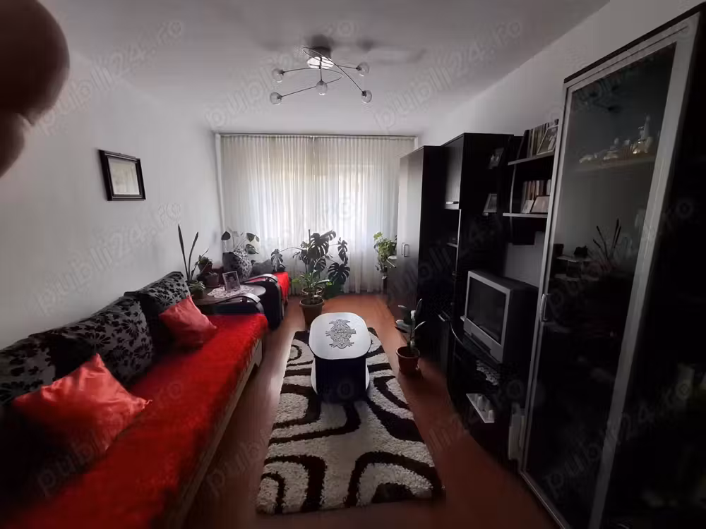 Apartament 2 camere decomandat Str Dacia