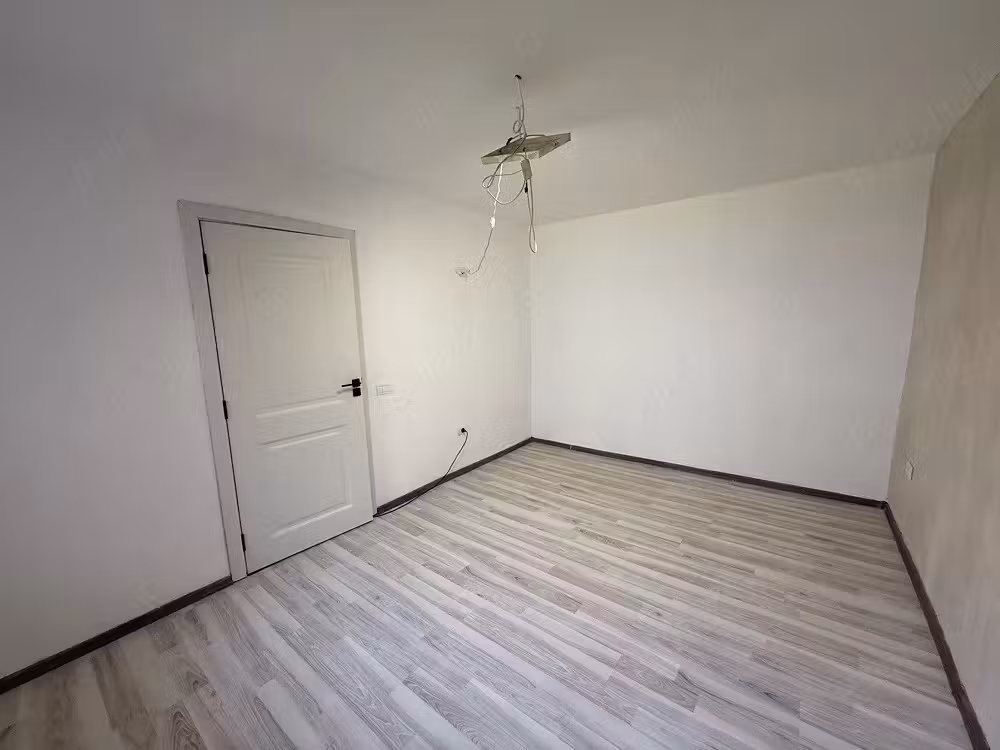 garsoniera renovata izolata