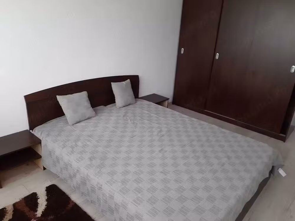 apartament modern cu 2 camere decomandat zona Medicinei