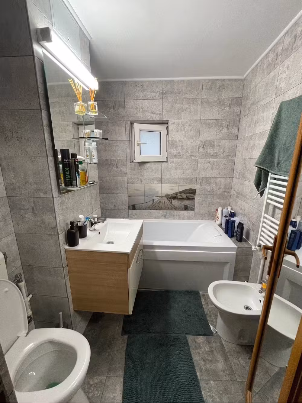 Apartament mobilat si utilat si decomandat cu loc de parcare si vedere la Dunare- Micro 21