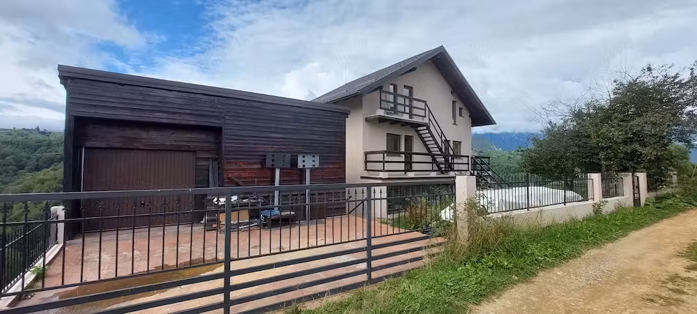 Vila la munte Sat Pestera