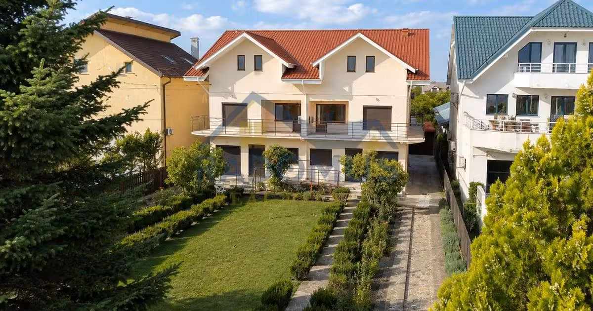 Casă individuală de vânzare cu 8 camere, mobilată în zona Albert, Ploiești