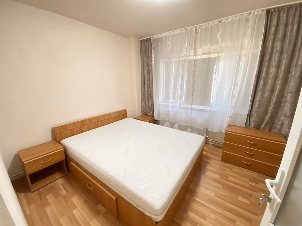 Proprietar Inchiriez apartament 3 camere Dacia-Iulius Mall