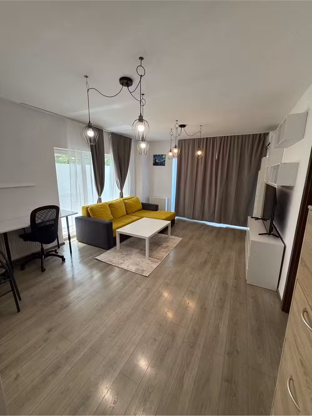 Inchiriez Apartament 2 camere - zona Valea Oltului- Valea Furcii
