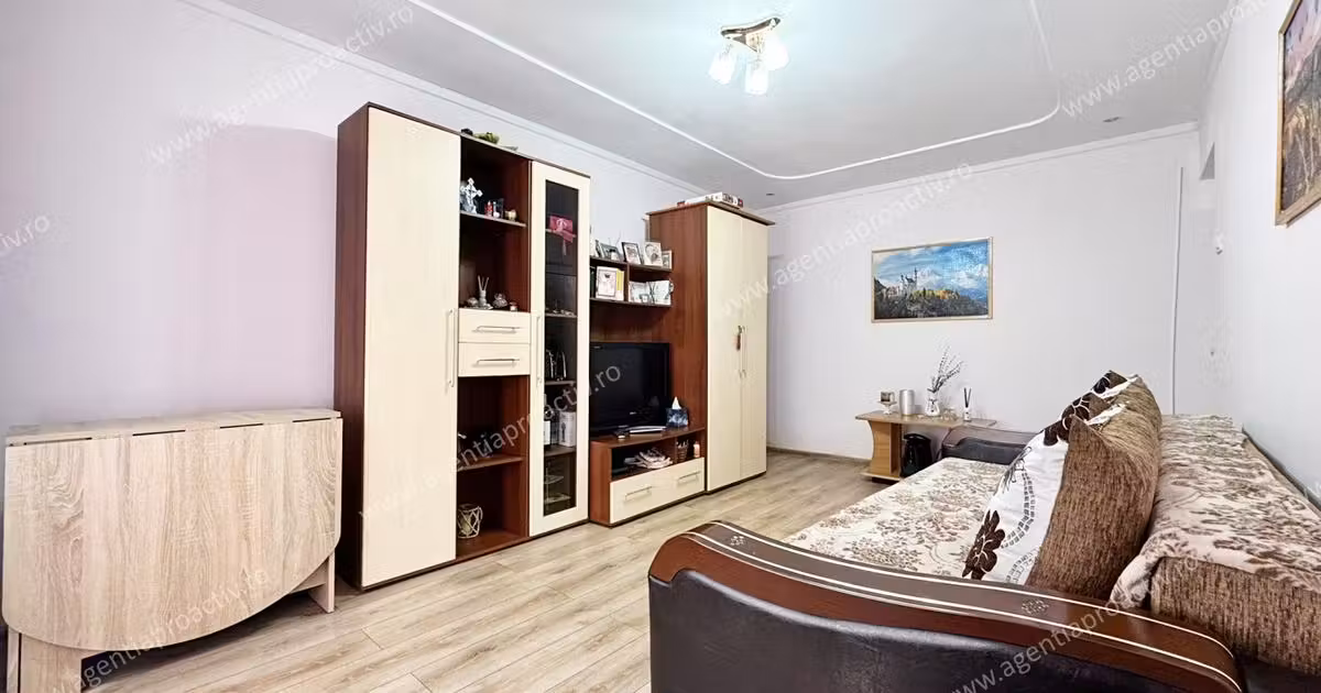 Apartament de vânzare cu 2 camere în zona Micro 21, Galați