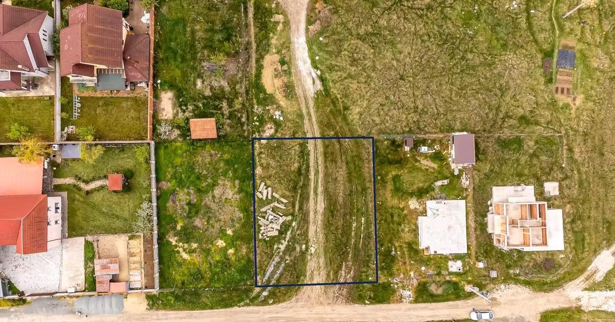 Teren Construcții intravilan de vânzare de 748 mp, în Sânleani