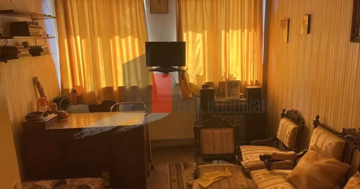 Apartament de vânzare cu 3 camere în zona P-ța Victoriei, Ultracentral