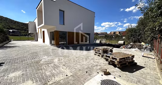 Apartament Florești
