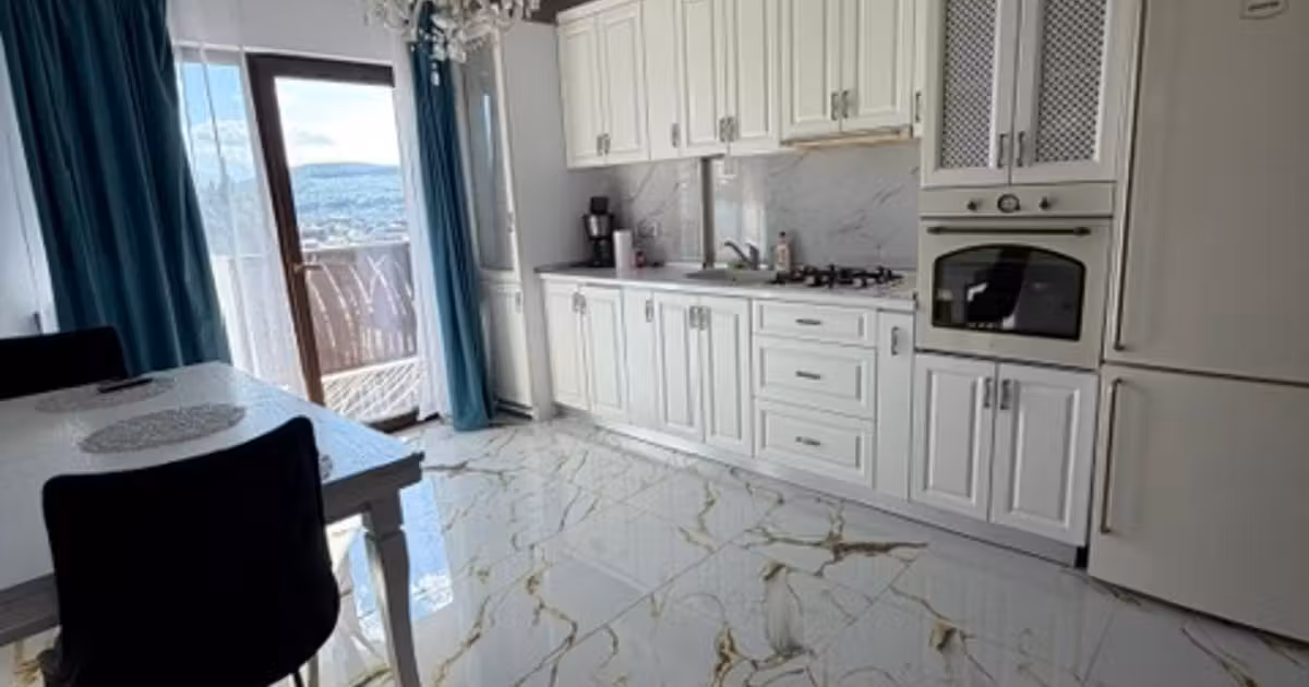 Apartament de vânzare cu 3 camere în zona Independenței, Bistrița