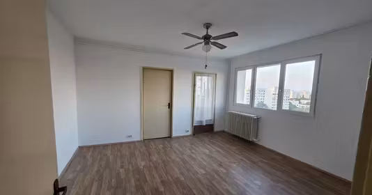 Apartament Titan