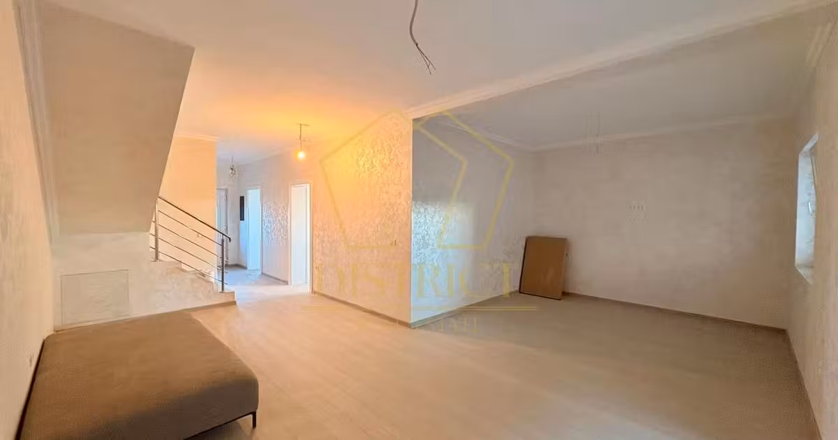 Duplex de vânzare cu 4 camere în Moșnița Veche