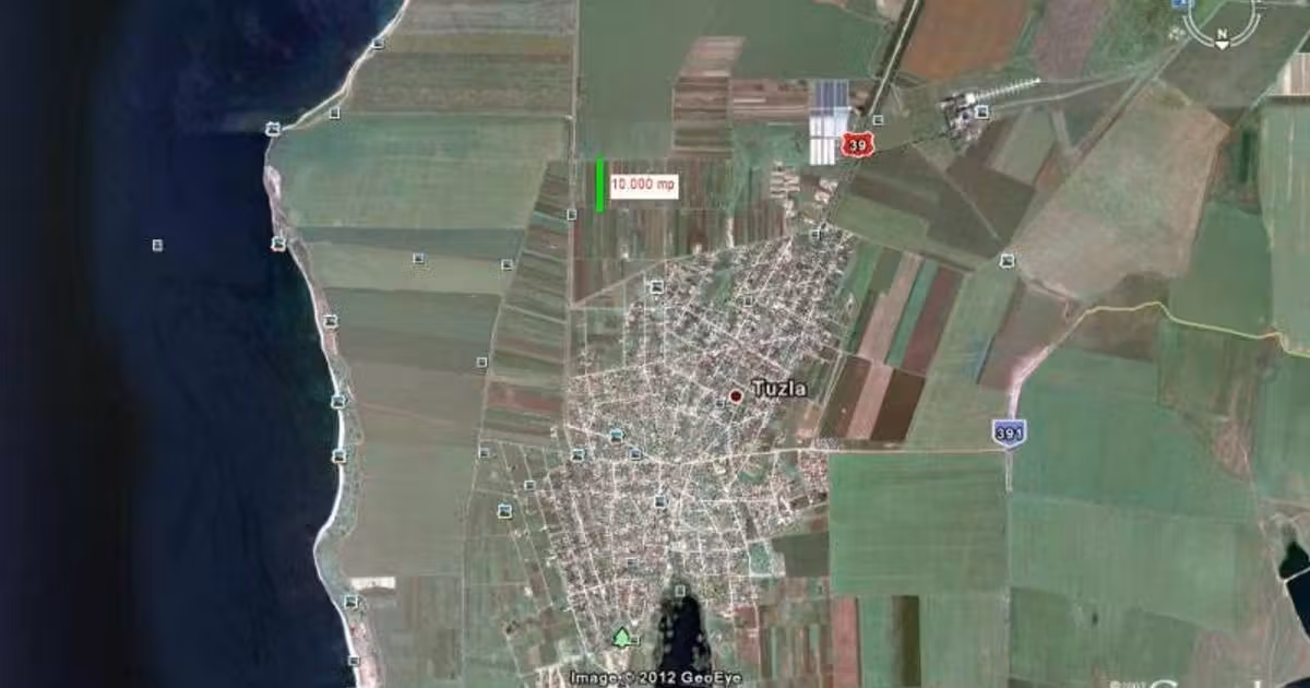 Teren Construcții extravilan de vânzare de 10000 mp, în Tuzla