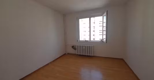 Apartament Titan