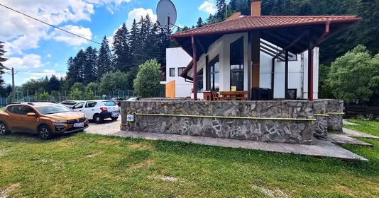 Casă Pârâul Rece