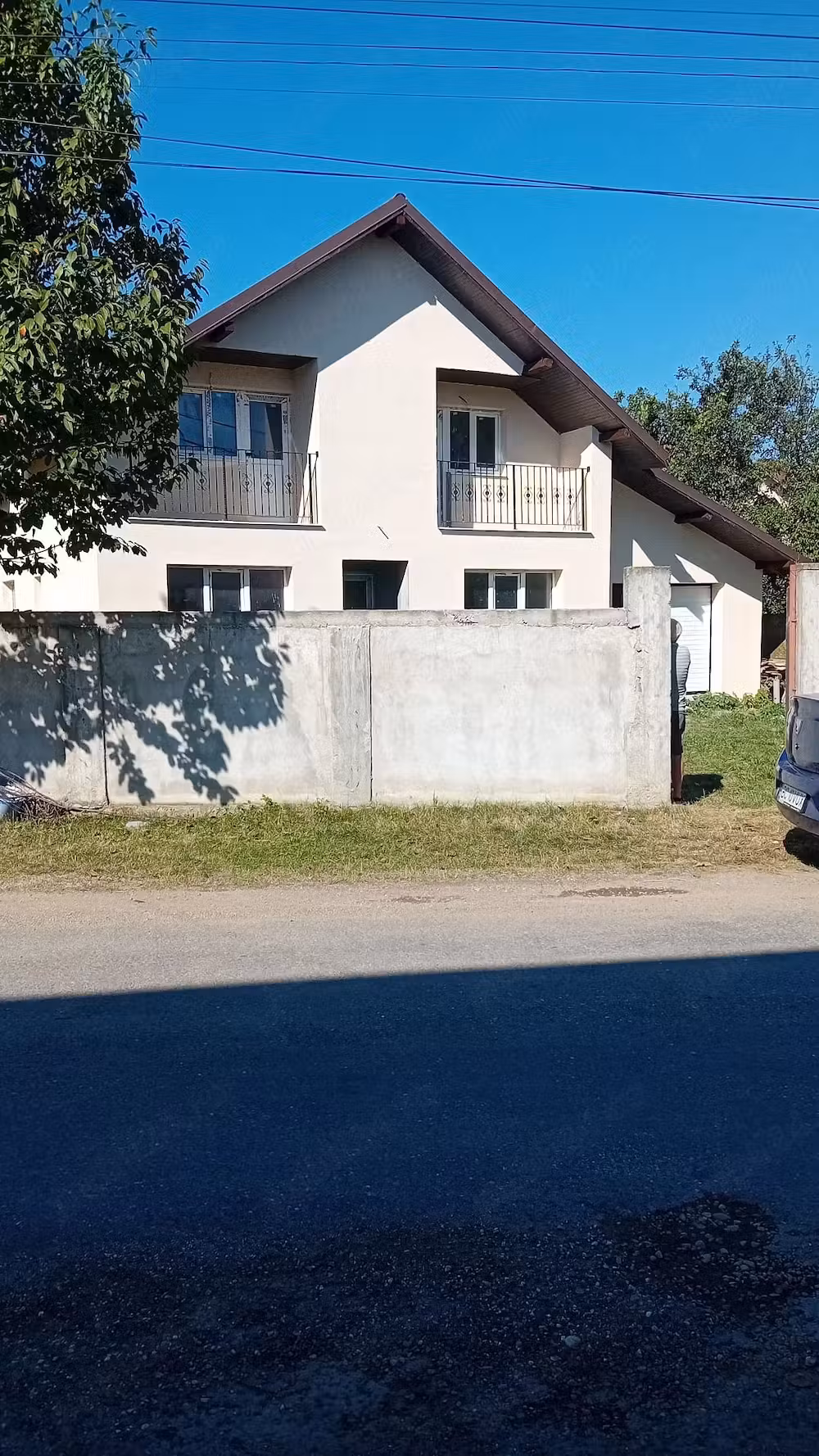 Proprietar - Vand casa la gri, Bacau, str. Ciresoaia