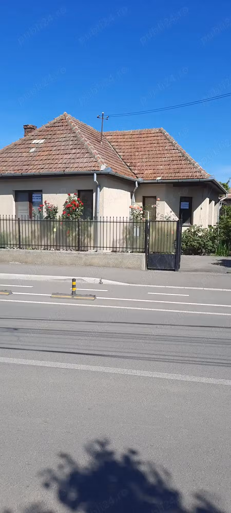 Proprietar, vand casa si curte
